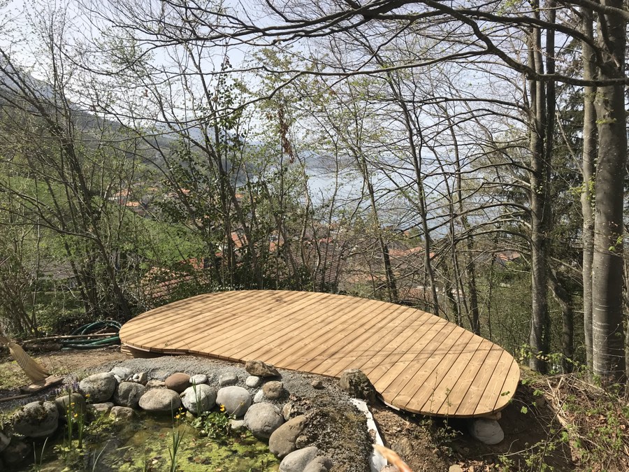 Kieferterasse in Nierenform