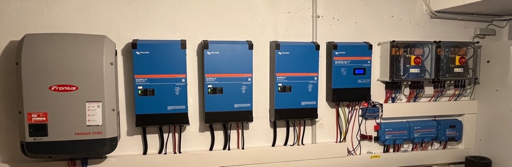 die laderegler und der Wechselrichter im Keller